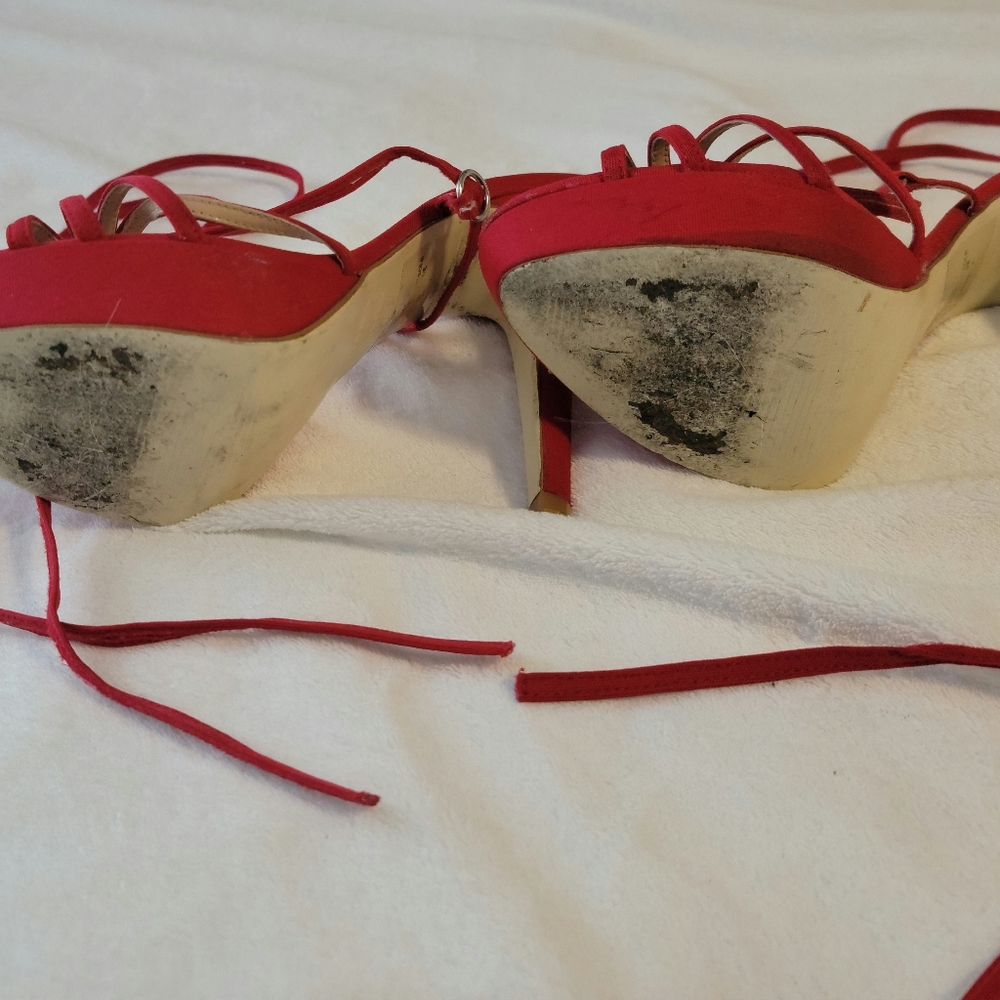 Red Stilettos - Picture 4 of 5